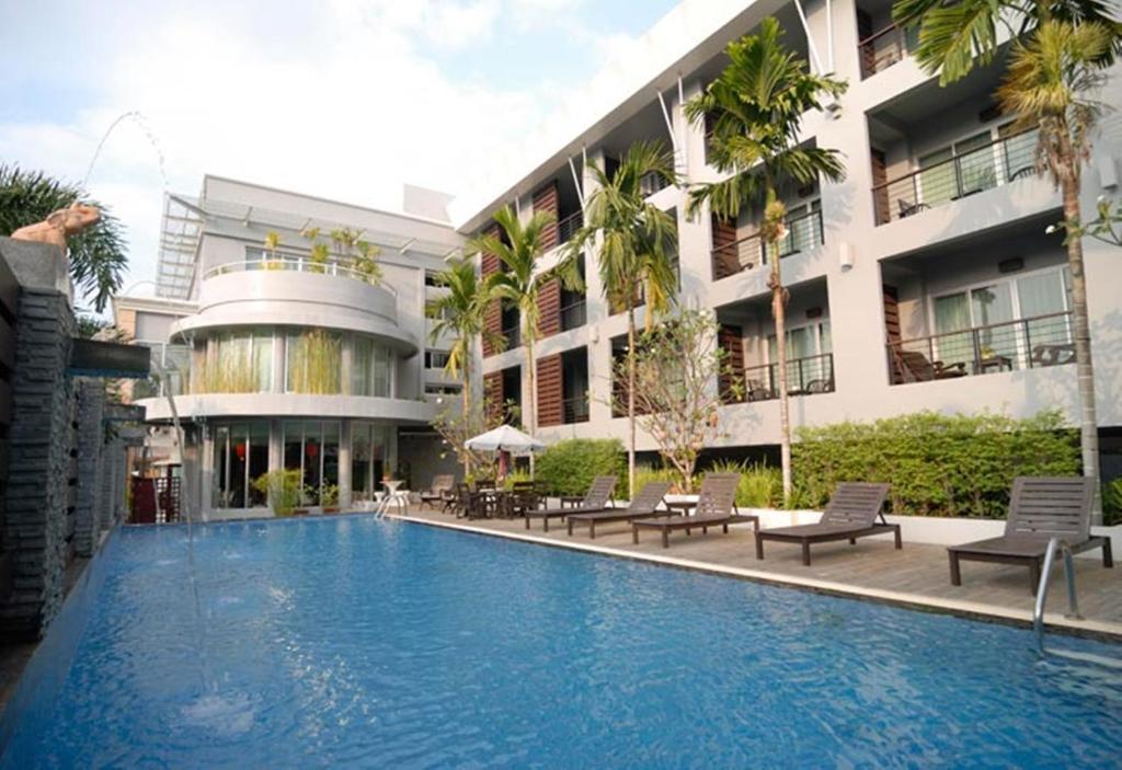 Baan Suwantawe Hotel Phuket Buitenkant foto